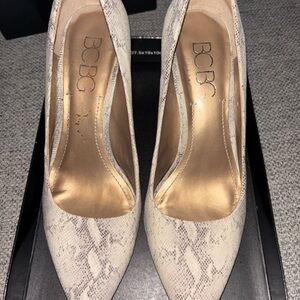 BCBG Cream Lace Heels Elegant Pumps